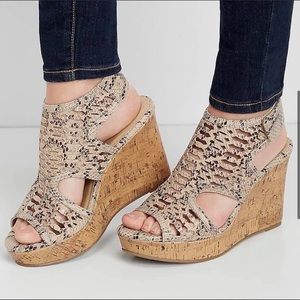 Maurices Snakeskin wedges sandals size 9